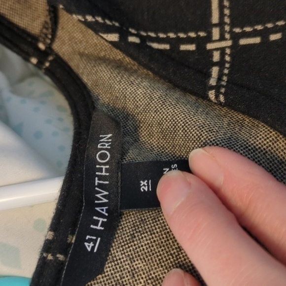 41 Hawthorne Black V-Neck A-Line Knit Dress Front Pockets - Picture 3 of 5